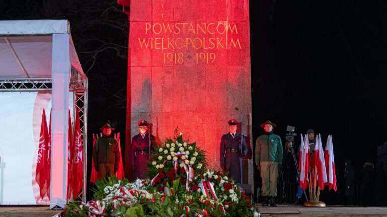 Uroczystość przy Pomniku Powstańców Wielkopolskich